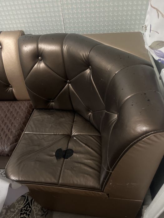 Кухонный уголок ,стол