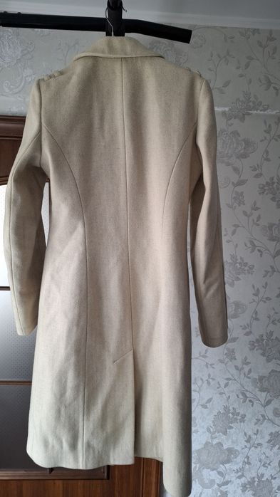 Продам  демисезонные пальто р 44-46