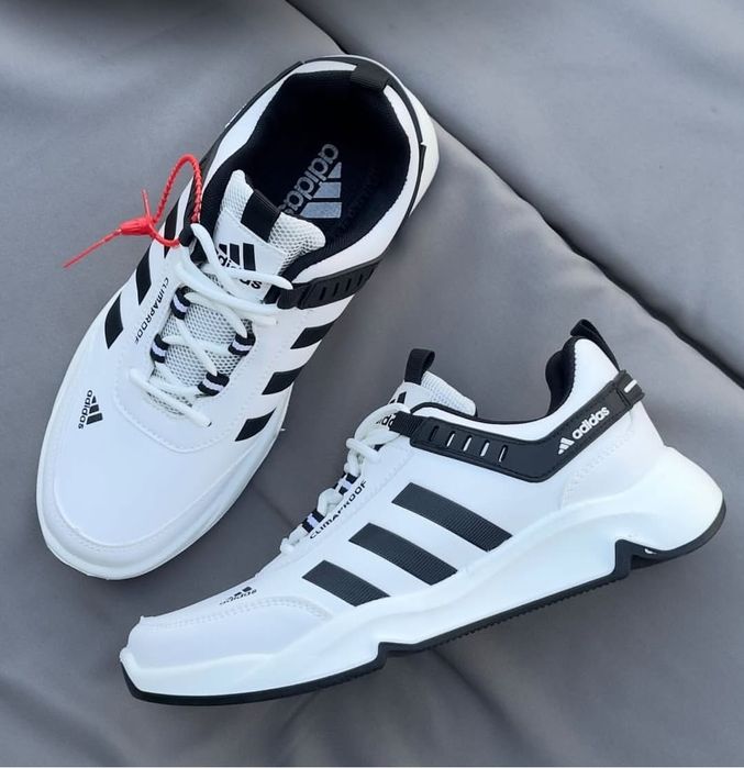 Классные мужские кроссовки