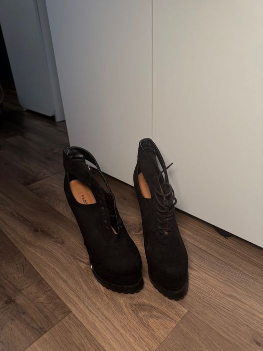 Туфли на высоком каблуке