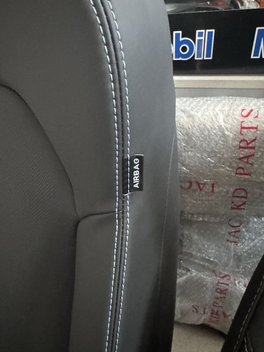 cиденье водительское на JAC J7  JS4    костанай