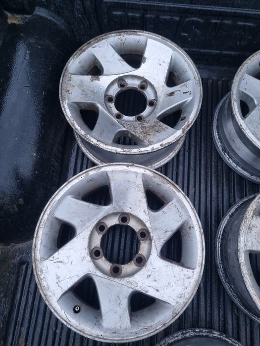 Vând 4 Jante Mitsubishi R16