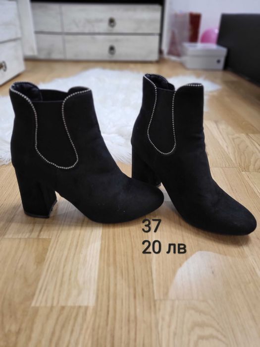 Обувки носени веднъж но има и нови които не са обувани