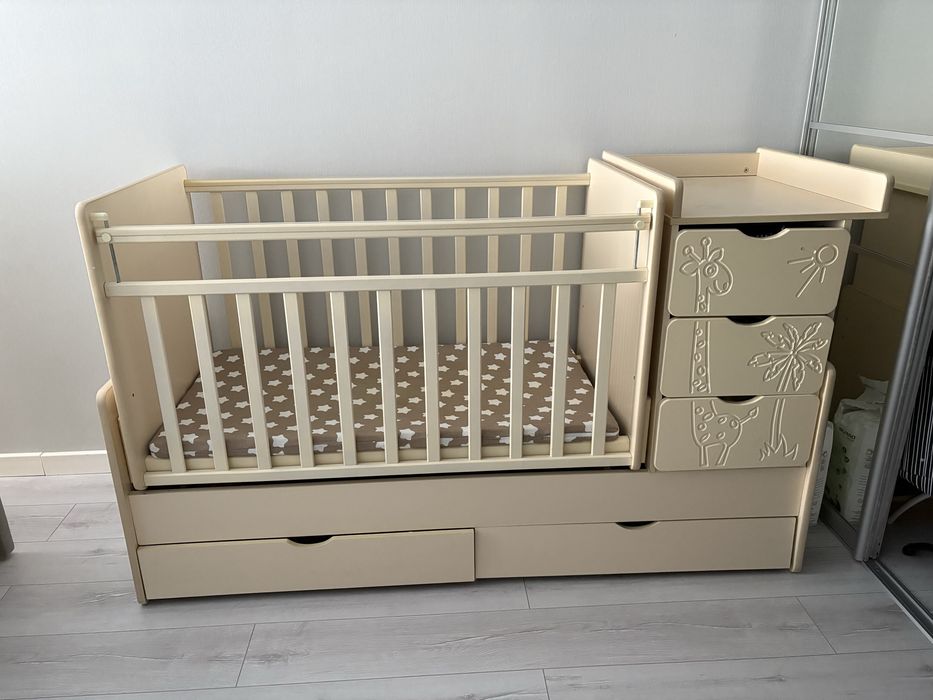 Детская кроватка