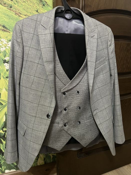 Мужской костюм.