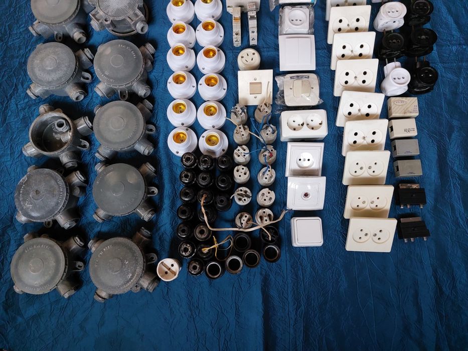 Розетка коробка патрон