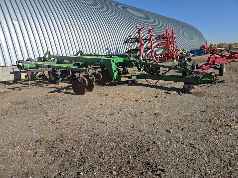 Глубокорыхлитель John Deere 2700