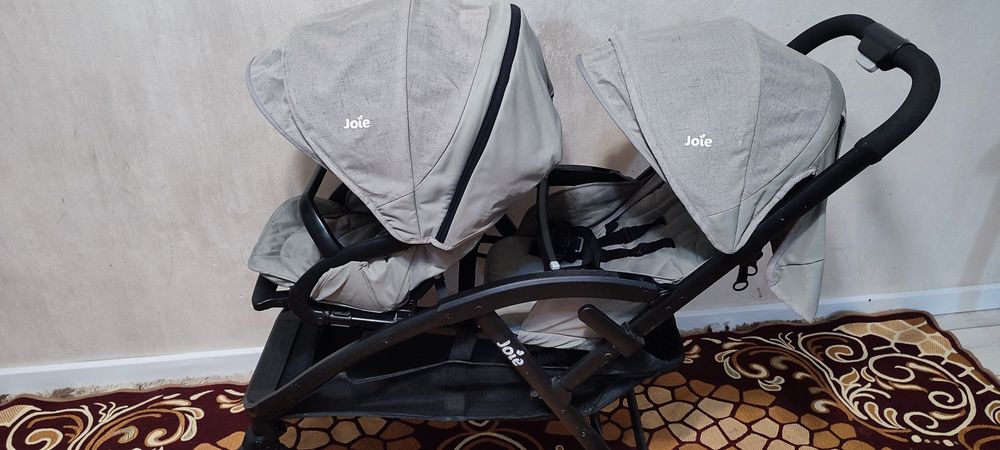 Коляска детская ь