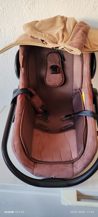 Децка количка със столче за кола