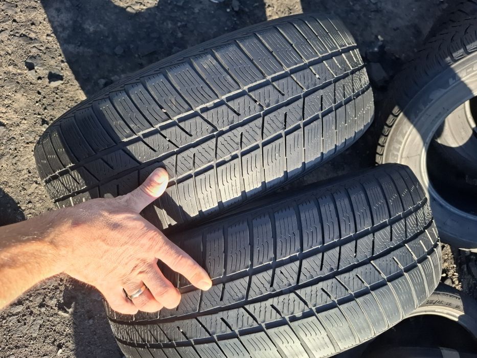 Vand 2 sau 4 anvelope 215 60 16 barum m+s