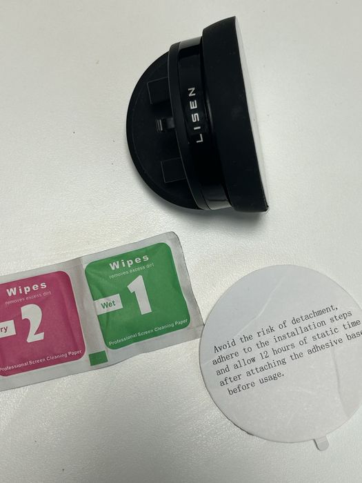 Чисто нова стойка за телефон за кола