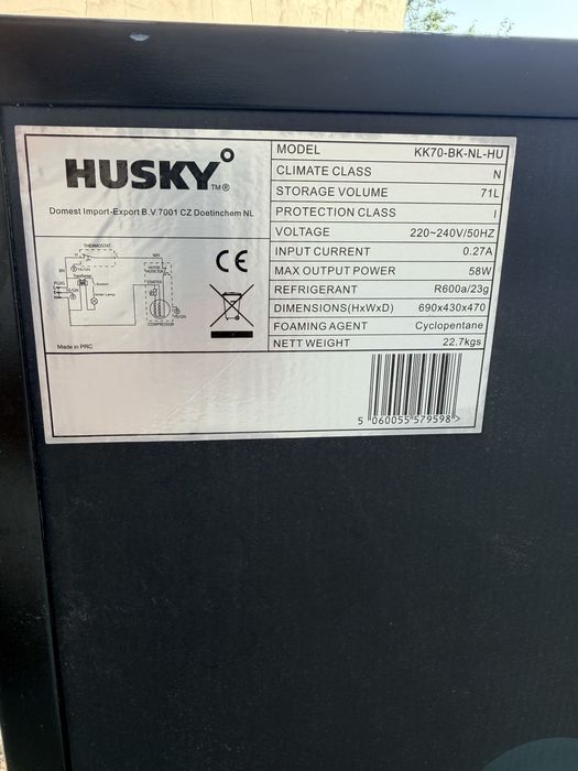 Frigider mic,rulota,autorulota ,teresa ,71L,marca Husky ,usa sticla