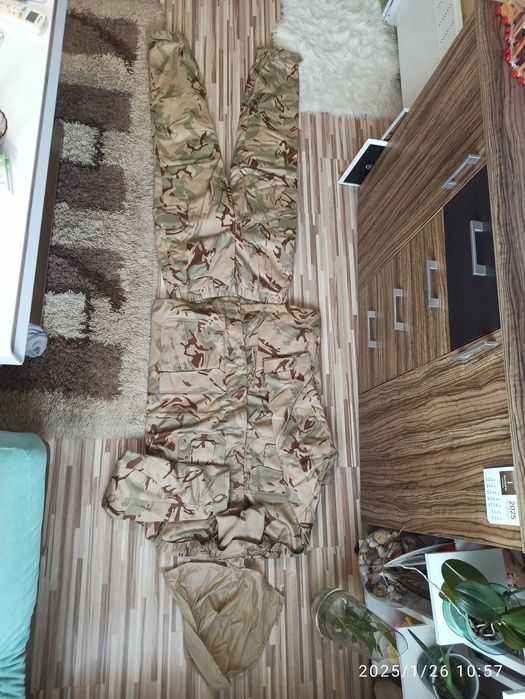 Комплект камуфлажни дрехи