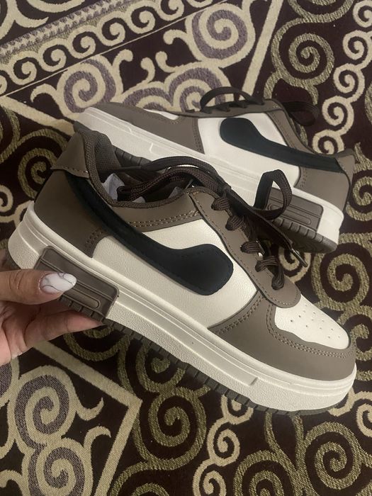 Продаются туфли и кроссовка