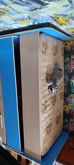 Двухъярусная кровать.