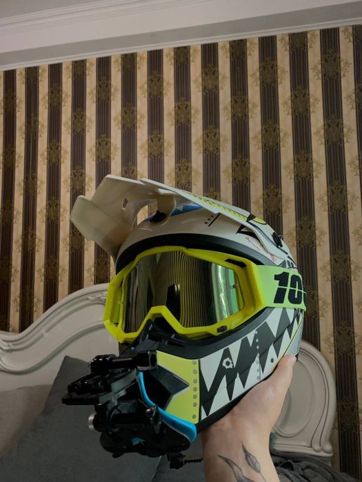 Продам защиту, шлем и перчатки