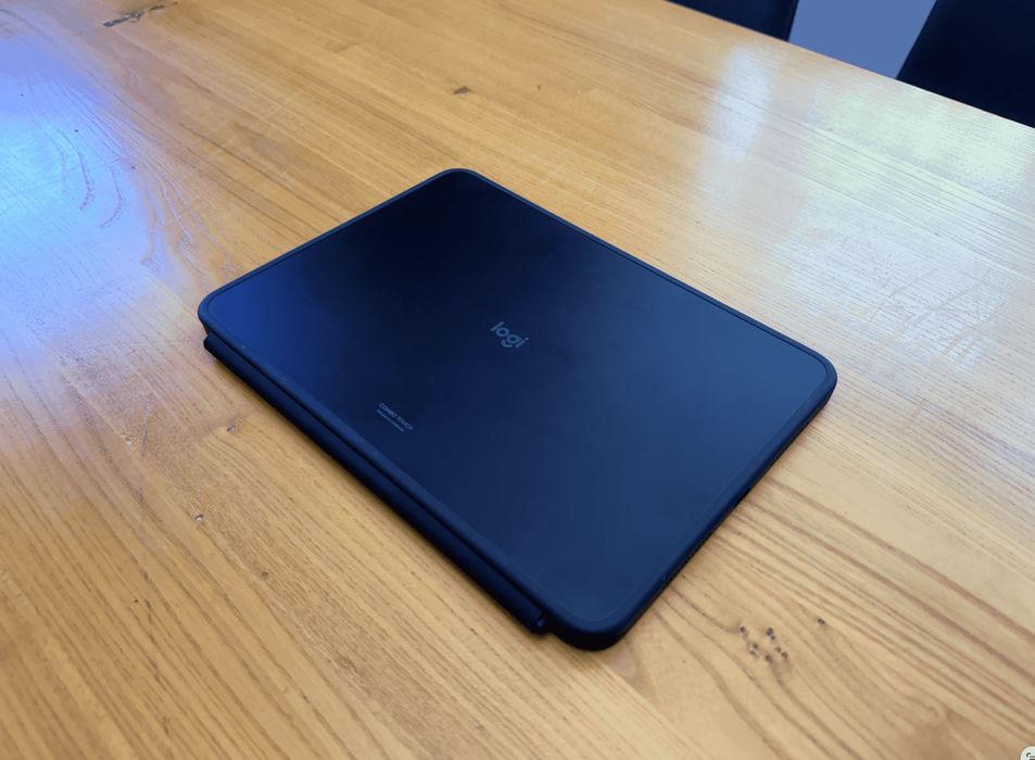 iPad Pro 11 (M5, 256 Gb) + Apple Pencil Pro + Logitech Combo Touch