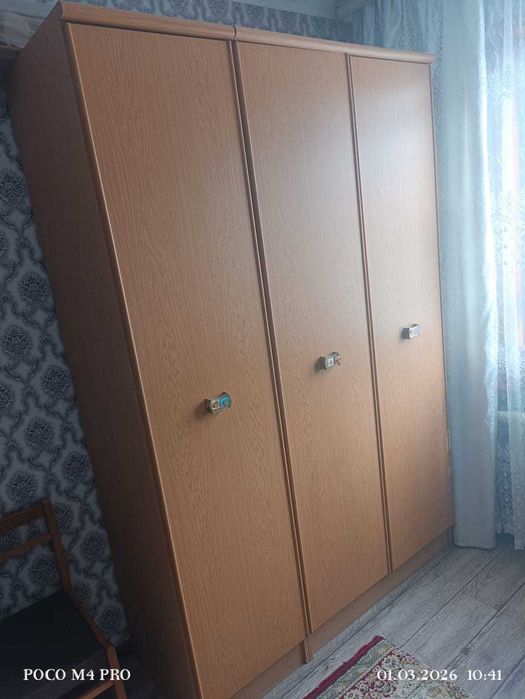 Продам шкаф для спальни, б/у