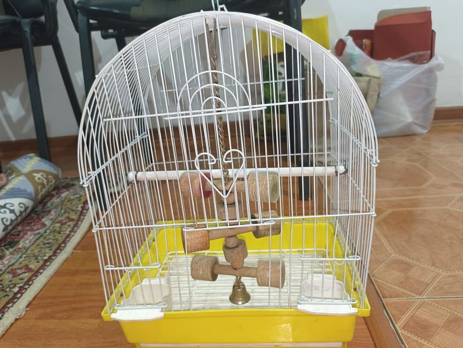 Клетки для попугаев в хорошем состоянии
