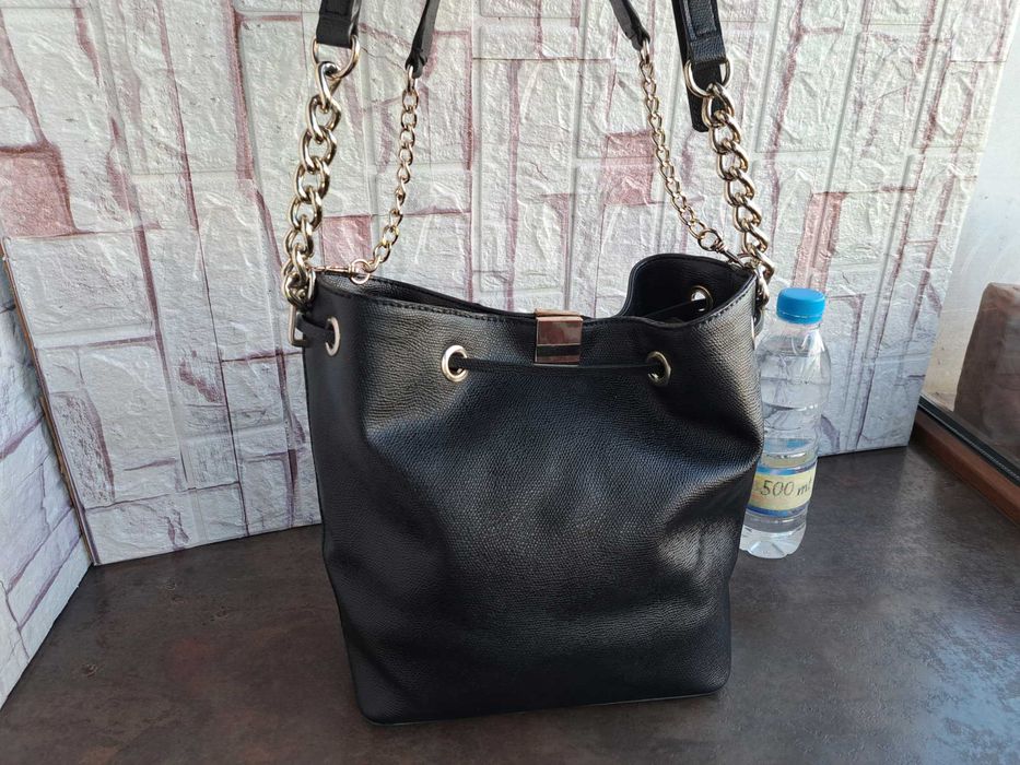 дамска чанта GUESS,черна чанта,гес