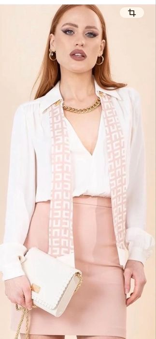 Elisabetta Franchi риза с фишу и златисти елементи
