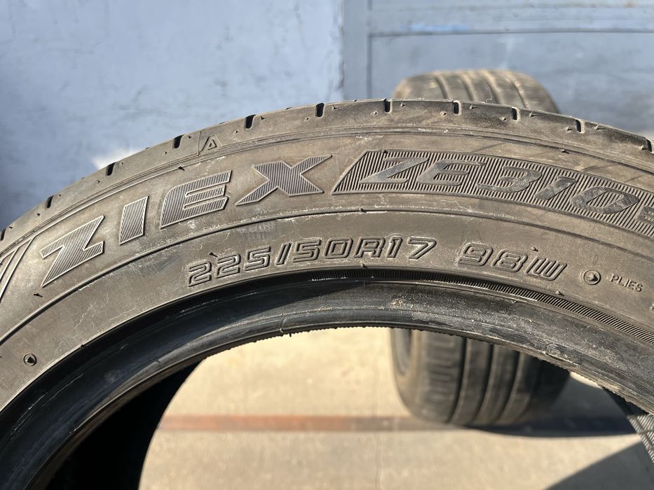 2 бр. летни гуми 225/50/17 Falken DOT 1023 4,5/5 mm