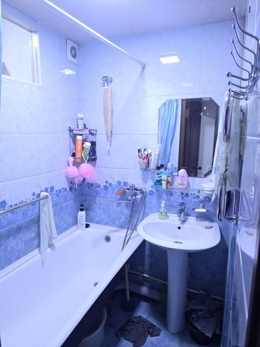 Продаётся 4 комнатная квартира на Юнус абаде, квартал 15