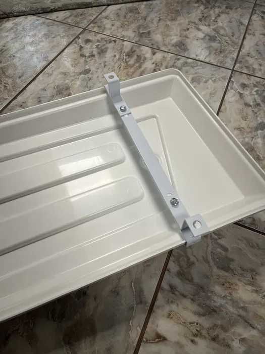 ПВЦ Кондензна вана за климатик 330/800 мм със стойка за монтаж