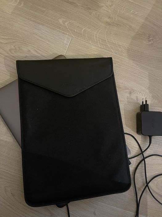 Laptop ASUS Touchscreen i7 / 8GB RAM