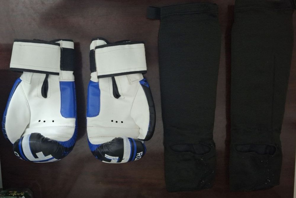 Продается Перчатки И Шитки Для Спорта!