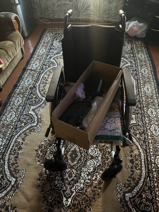 Продам инвалидную коляску