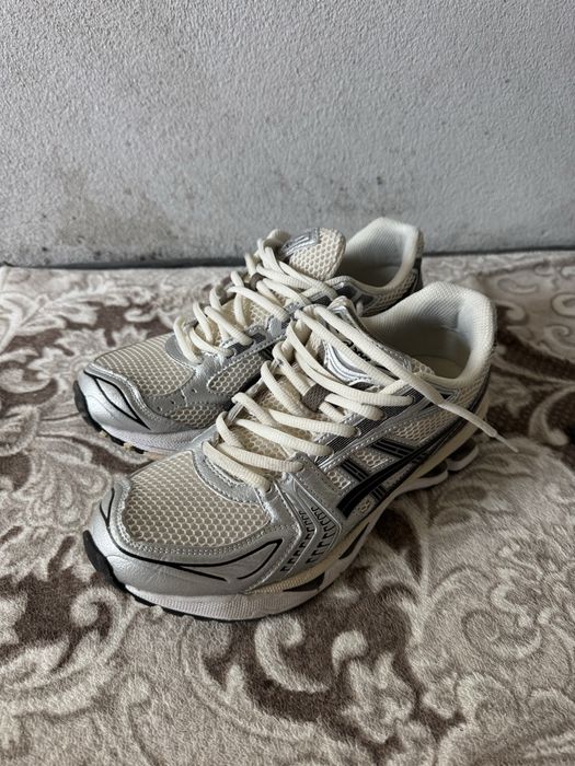 Чисто нови Asics Kayano 14