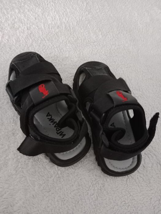 Детские сандали новые