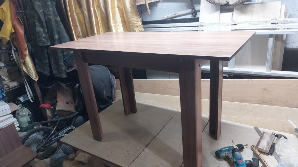 Стол  кухонный стандартный