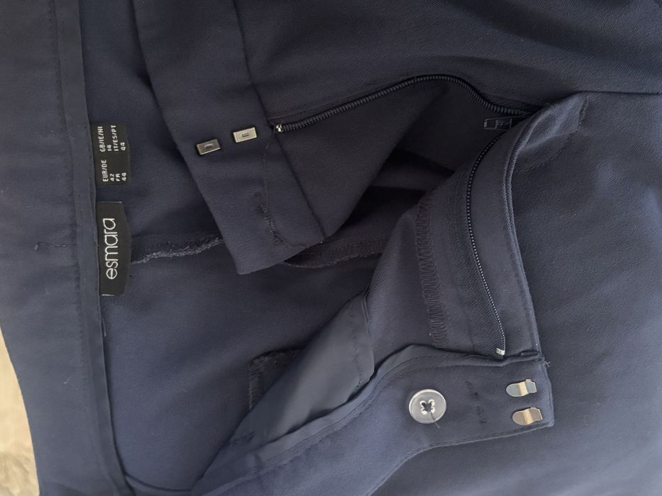 Pantaloni pentru femei