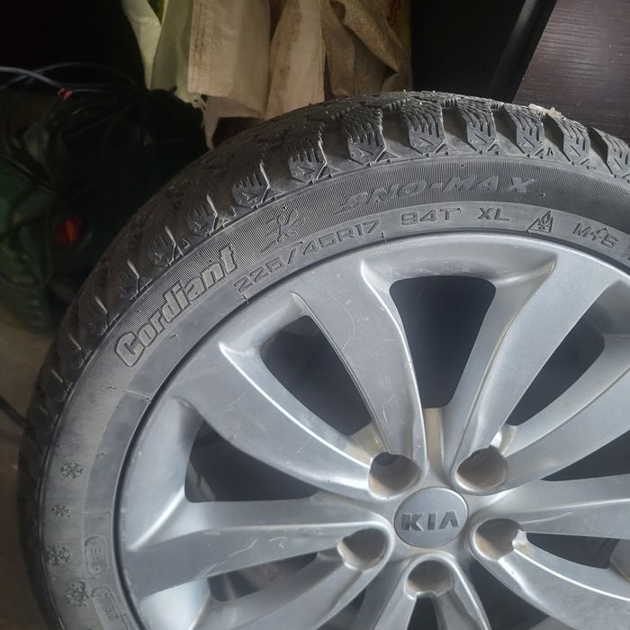 Резина с оригинальными дисками от KIA