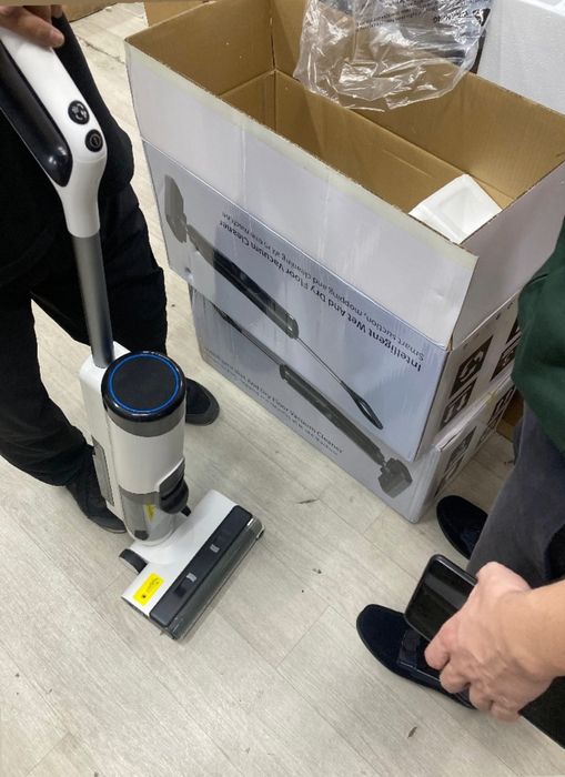 Срочно продается умный пылесос 2в1