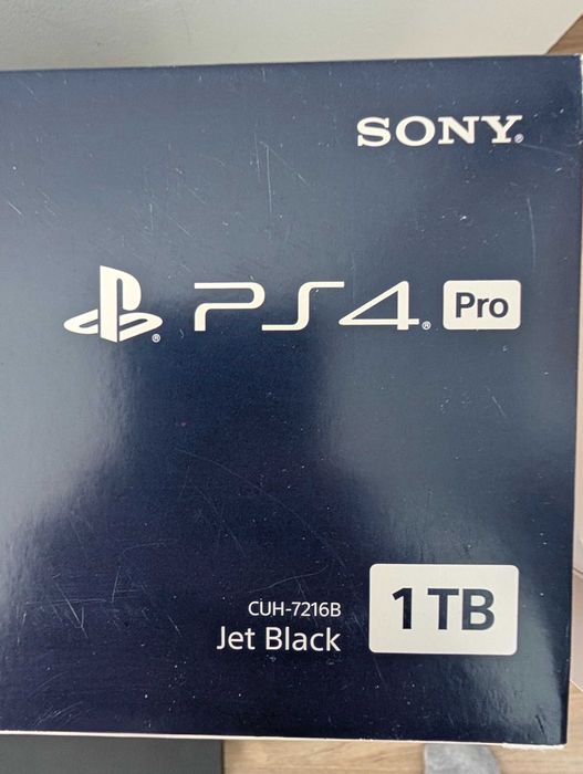 Consola PlayStation 4 Pro - 1TB - 2 x Controller - 3 Jocuri