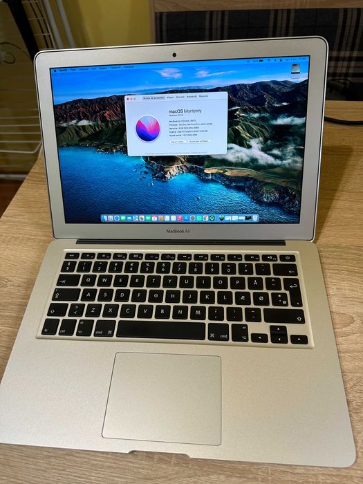 Vand Macbook air 2017 in stare foarte buna