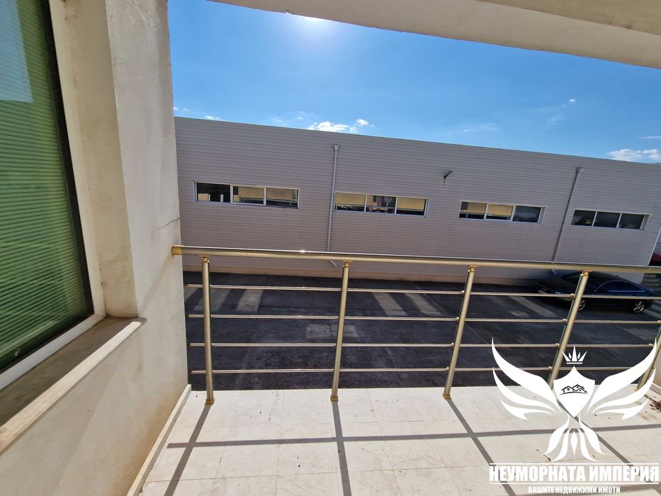 Под наем офис и два апартамента 300РЗП с двор в Асеновград