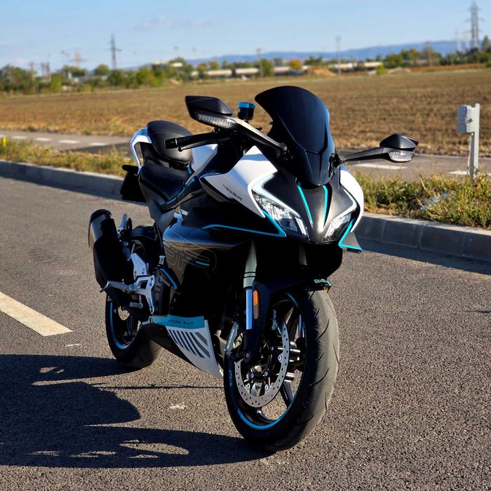 CFMOTO 450SR - Motocicletă sport A2, Întreținută obsesiv + Multe Extrase!