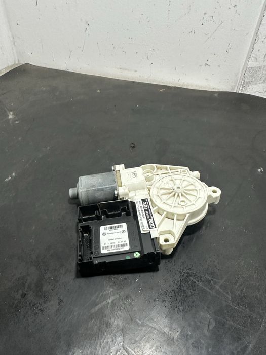 Motoras macara geam dreapta fata Audi A3 8P 2003-2010 | 8P4959802D