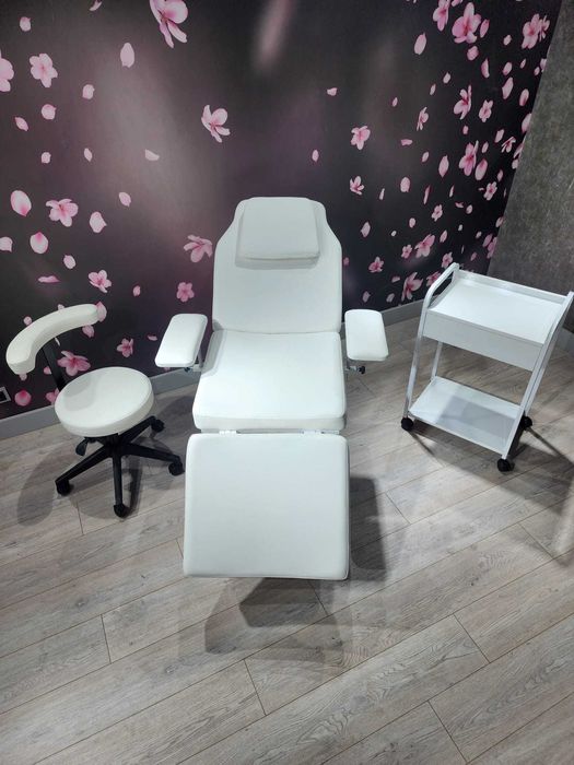 Козметична кушеткка+ табуретка +шкафче. Безплатна доставка