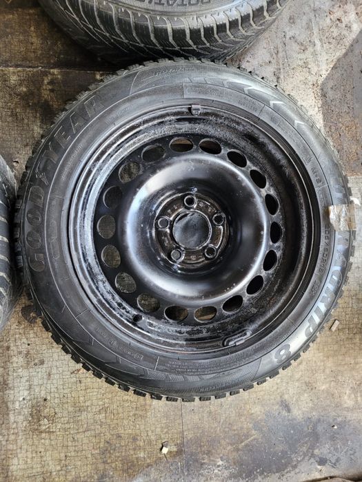 Jante tabla AUDI A4 R16/ Anvelope 205/60/16 M+S
