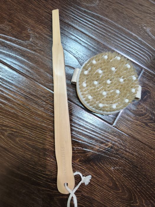 Массажная щётка для сухого массажа Phutawan из натуральной щетины