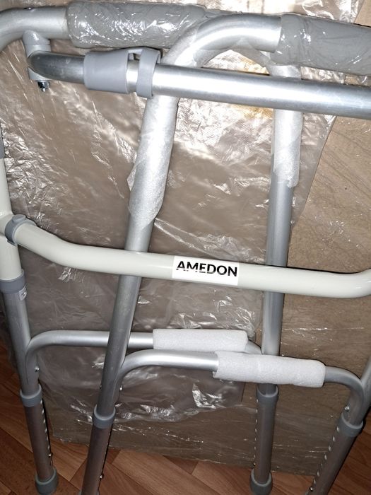 Продам ходунки новые