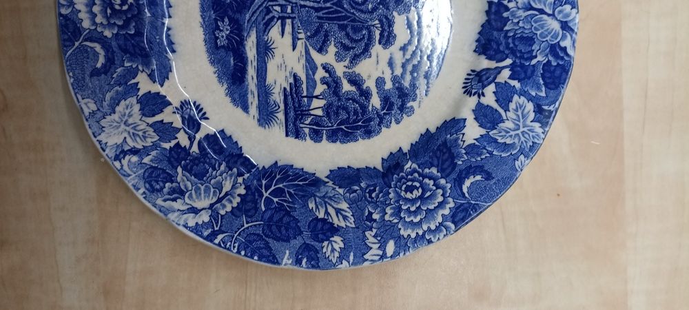 Японски порцелан. Чиния 24.5см.