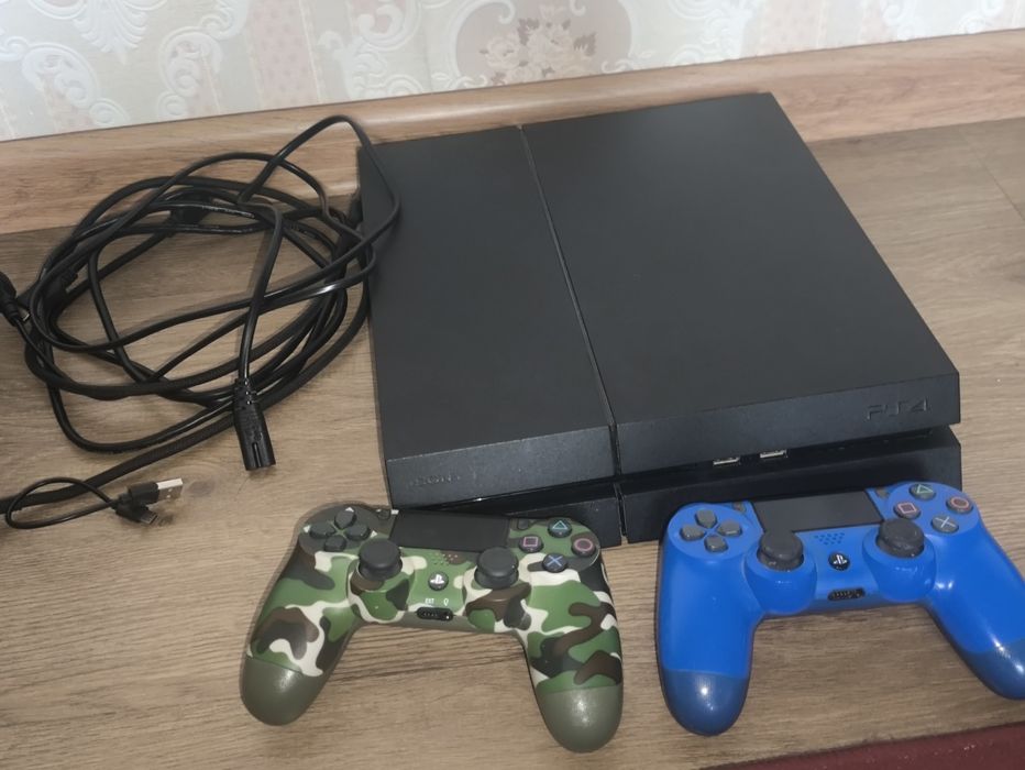 PlayStation 4 1TB+2Джостика,48 игр