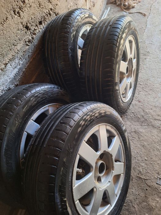 Шина балон сатылады.