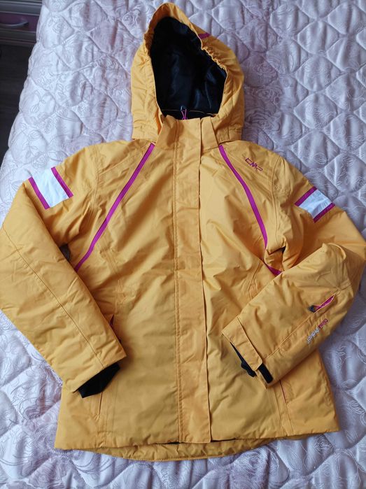 Яке за ски за млада дама